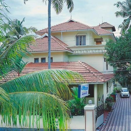 La Exotica Homestay Varkala Exterior photo
