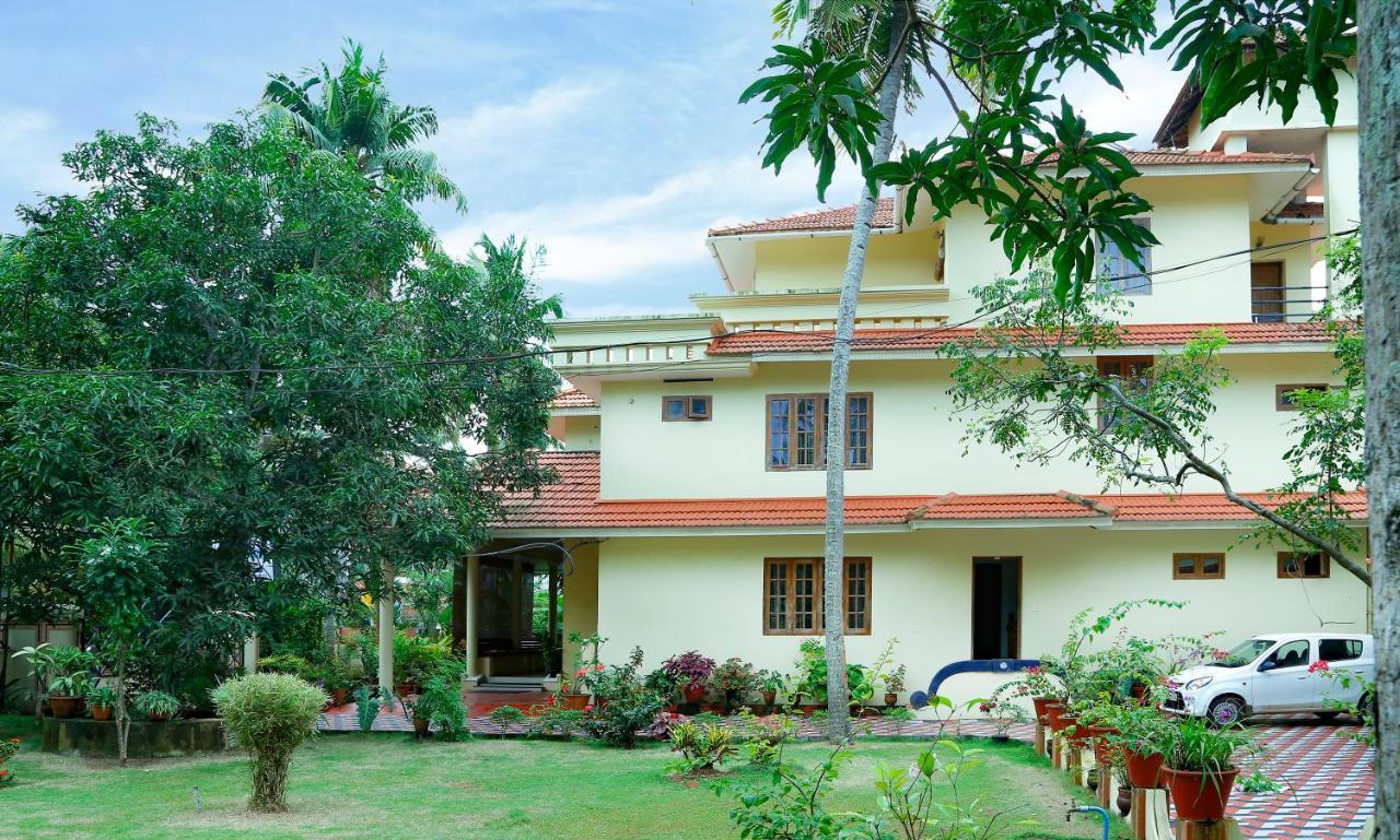 La Exotica Homestay Varkala Exterior photo